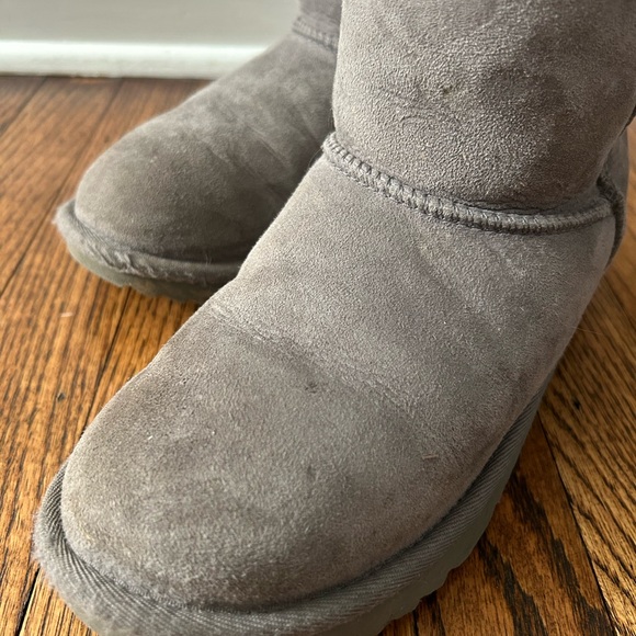 Kids Mini Ugg Boots Size 3 (Little Girls) - Picture 6 of 7